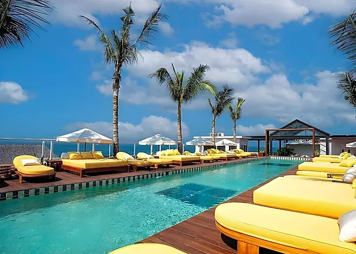Secana Beachtown & 5* Canggu (Bali)