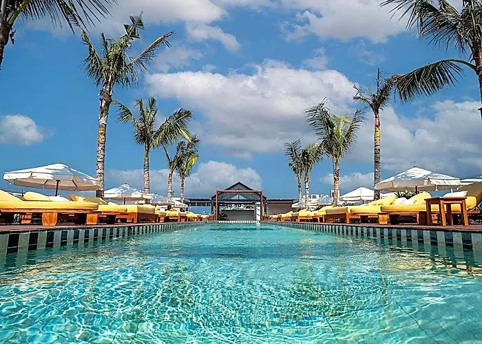 Secana Beachtown & Hotel 5*