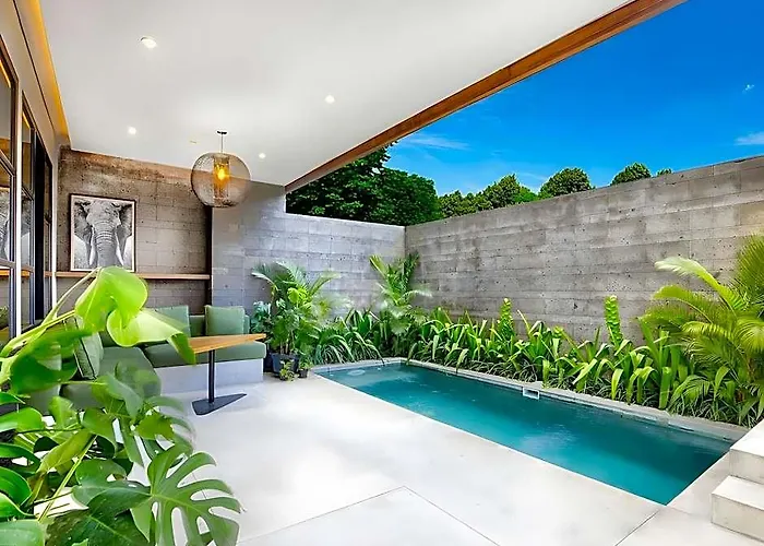 Secana Beachtown & 5*